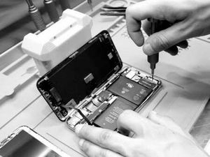 ? À VENDRE – Fonds de commerce Boutique de réparation smartphones – Emplacement Centre Com