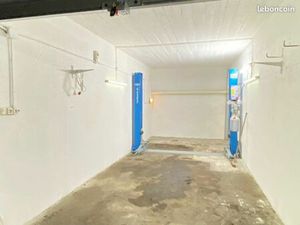 Loue grand garage bd Carnot