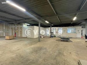 Local d'activité 1 200 m²