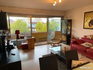 Très joli T2 place du Foirail