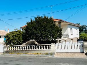 GRANDE MAISON quartier Vallières à Saint Georges de Didonne