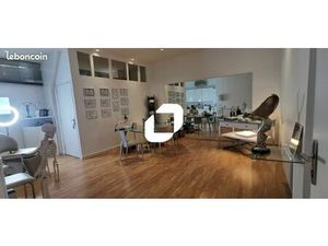 Local commercial 222 m²