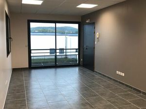 Bureau 56 m² à Villemoirieu