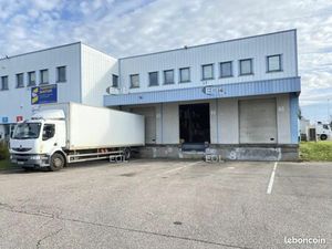 Local industriel 1 199 m²