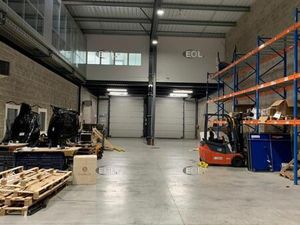 Local bureaux 855 m²