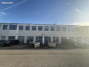 Local bureaux 1 111 m²