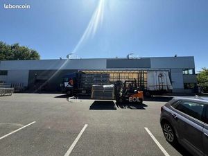 Local bureaux 1 318 m²