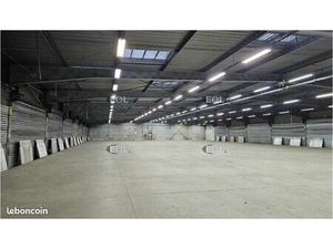 Local industriel 7 050 m²