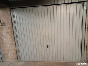 Garage central sous sol craponne