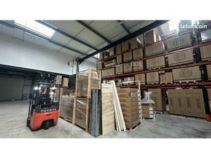 Local d'activité 699 m²