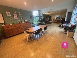 Maison 8 pièces 225 m²