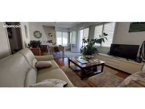 Vends appartement T3 Royan + balcon + dépendance