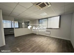 Bureaux 450 m² Le Mesnil-Amelot