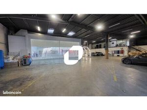 Local industriel 1 886 m²