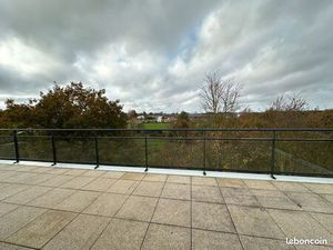 Pace   appartement au dernier étage   face aux terrains de sports