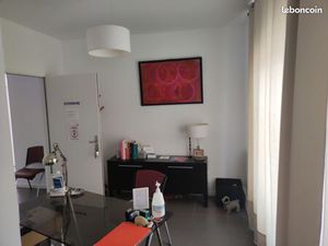 Loue local dans centre paramédical