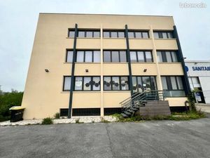 Immeuble de bureaux ou showroom 270 m2 env ZI de MEAUX