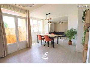 Appartement T5 traversant Près d'Arènes