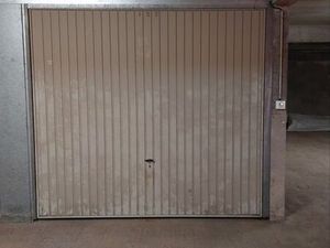 Garage prox tour d la biche