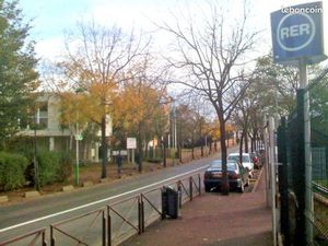 A coté de la gare RER de Noisiel  bureaux climatisés de 12 à 35m²