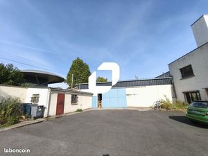 Local industriel 325 m²