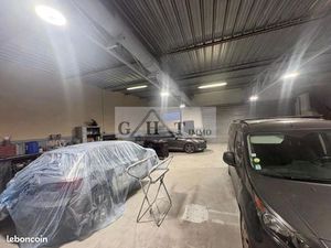 Local industriel 265 m²