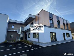 Bureaux  local commercial 102 m² Perrignier