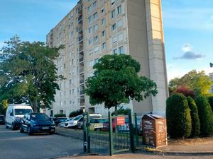 Vds T4 loué de 77carre a Corbas