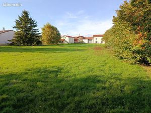 Terrain constructible 1533m²