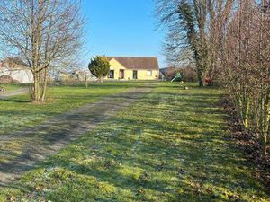 Maison avec sous sol situé à Crosmières 72200