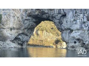 Boutique 43 m² BARJAC