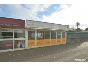 Grand local commercial – place du marché du boucanet
