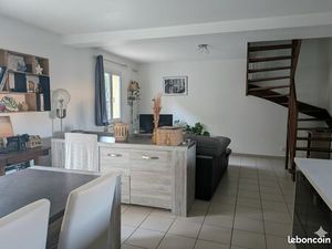 Maison familiale avec jardin  garage et prestations modernes