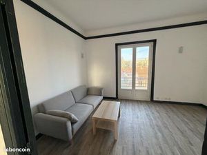 Apparemment T2 bien situé pour investisseurs ou premier achat entièrement rénové