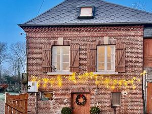 Petite ferme entourée de 5 6 ha de prairie