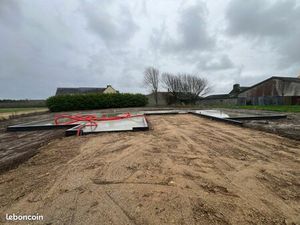Terrain avec dalle béton