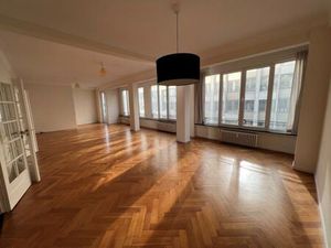 Appartement à louer avec terrasse et 3 chambres   Etterbeek (VBD67229)