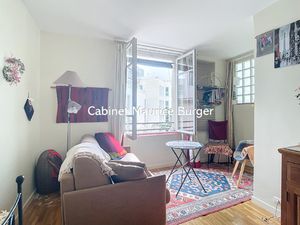 Studio au 3ème étage à deux pas des Champs Elysées