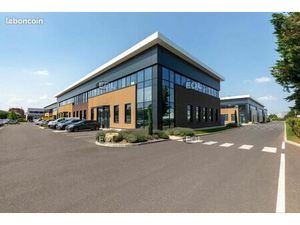 Local bureaux 797 m²