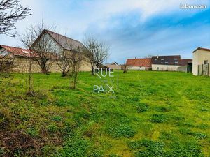 Terrain 2105 m² NAINTRE