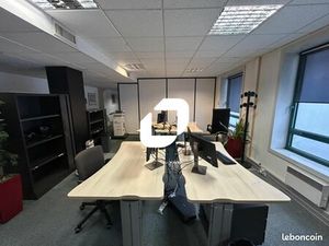 Bureau 233 m²