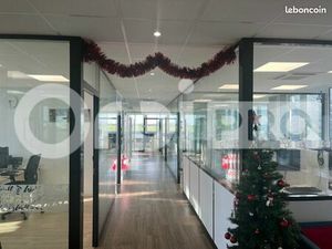 Bureau 240 m²