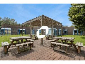 Local d'activité 300 m²