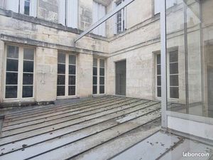 Local 86 m² Rochefort