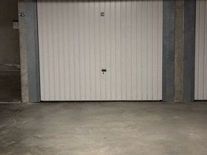 Grand Box fermé à vendre