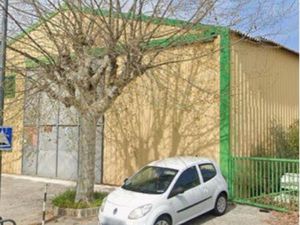 Local professionnel ZA