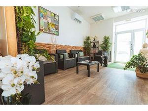 Cabine / bureau dans cabinet médecine douce