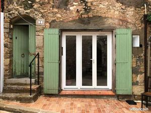 Local professionnel  45 m² centre Lorgues ￼