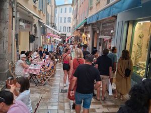 A saisir – Droit au bail ou Fonds de commerce – emplacement n°1 - NEGOCIABLE