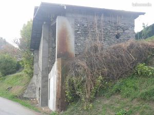 Bâtiment à aménager sur des caves ancestrales
